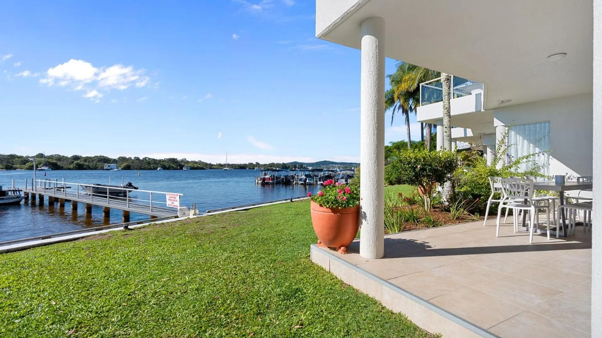 Noosa River Gardens 1 Hilton Terrace 76 テウェンティン